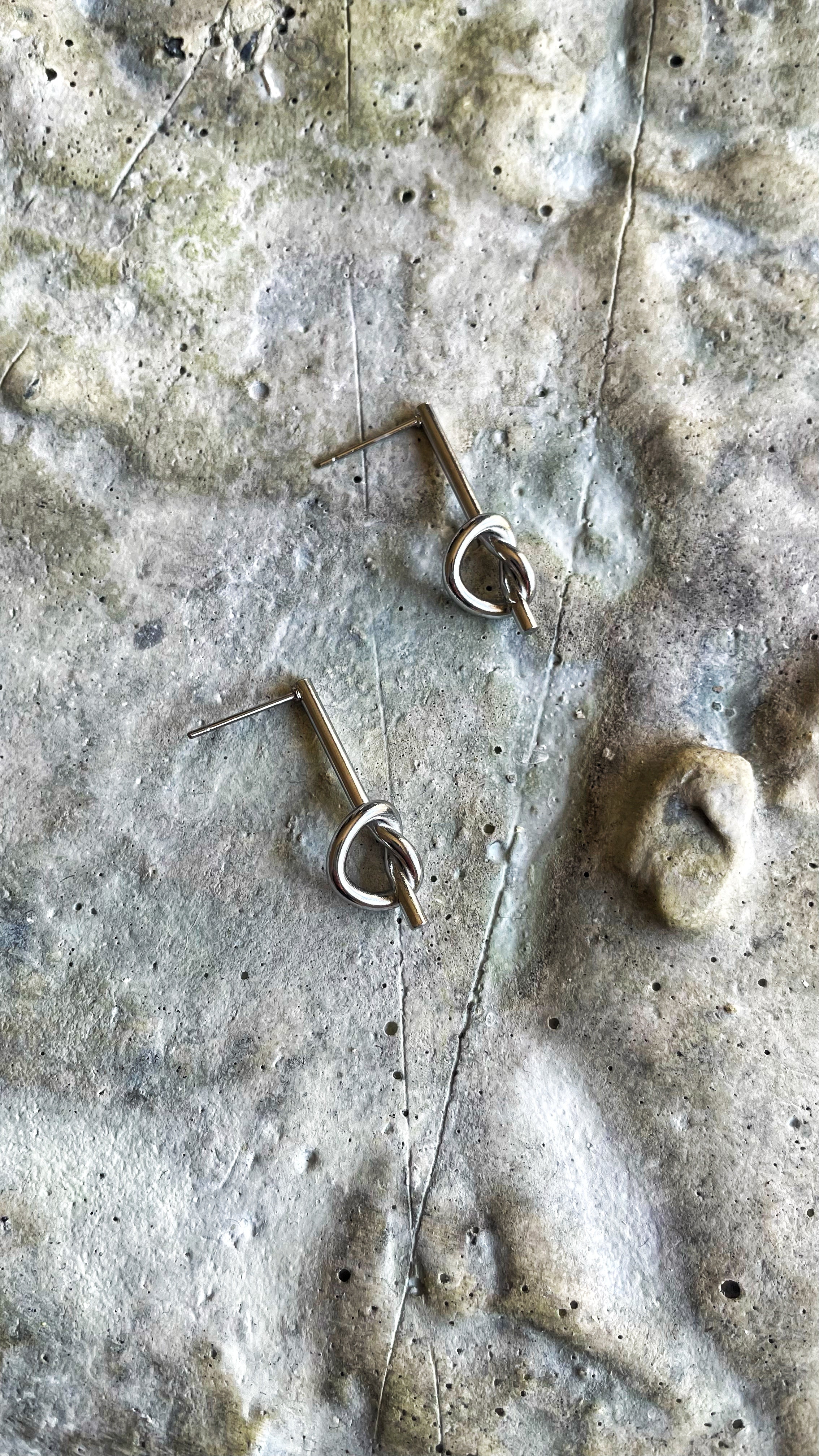 Knot silver