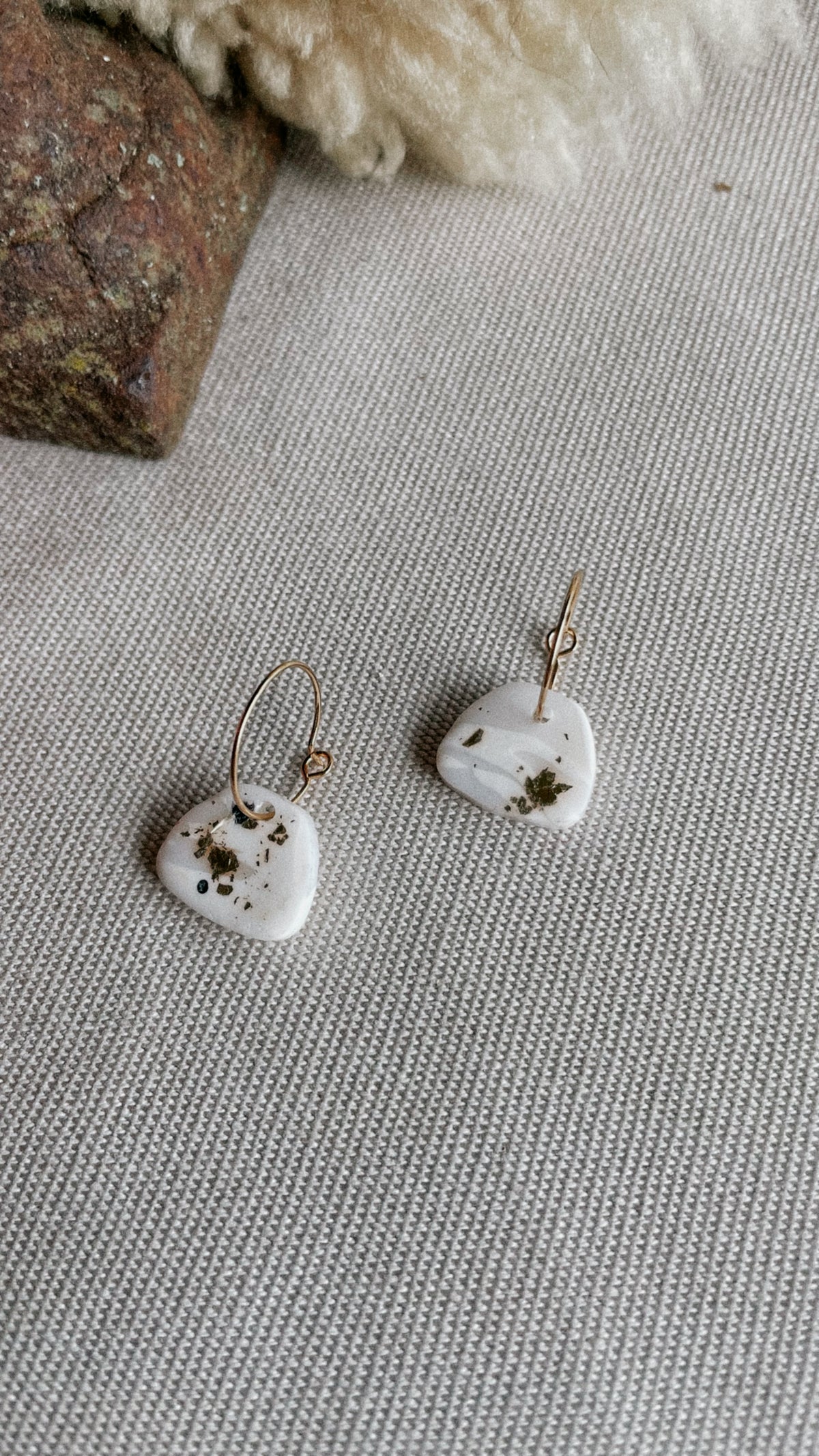 White & gold small