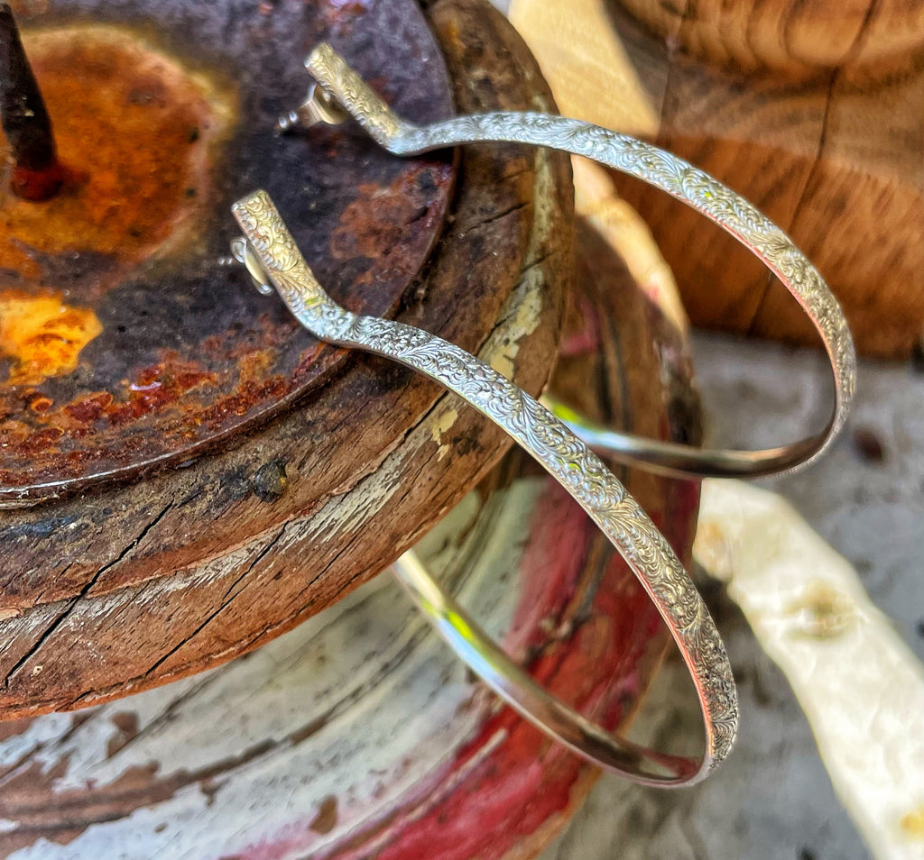 Textured hoops