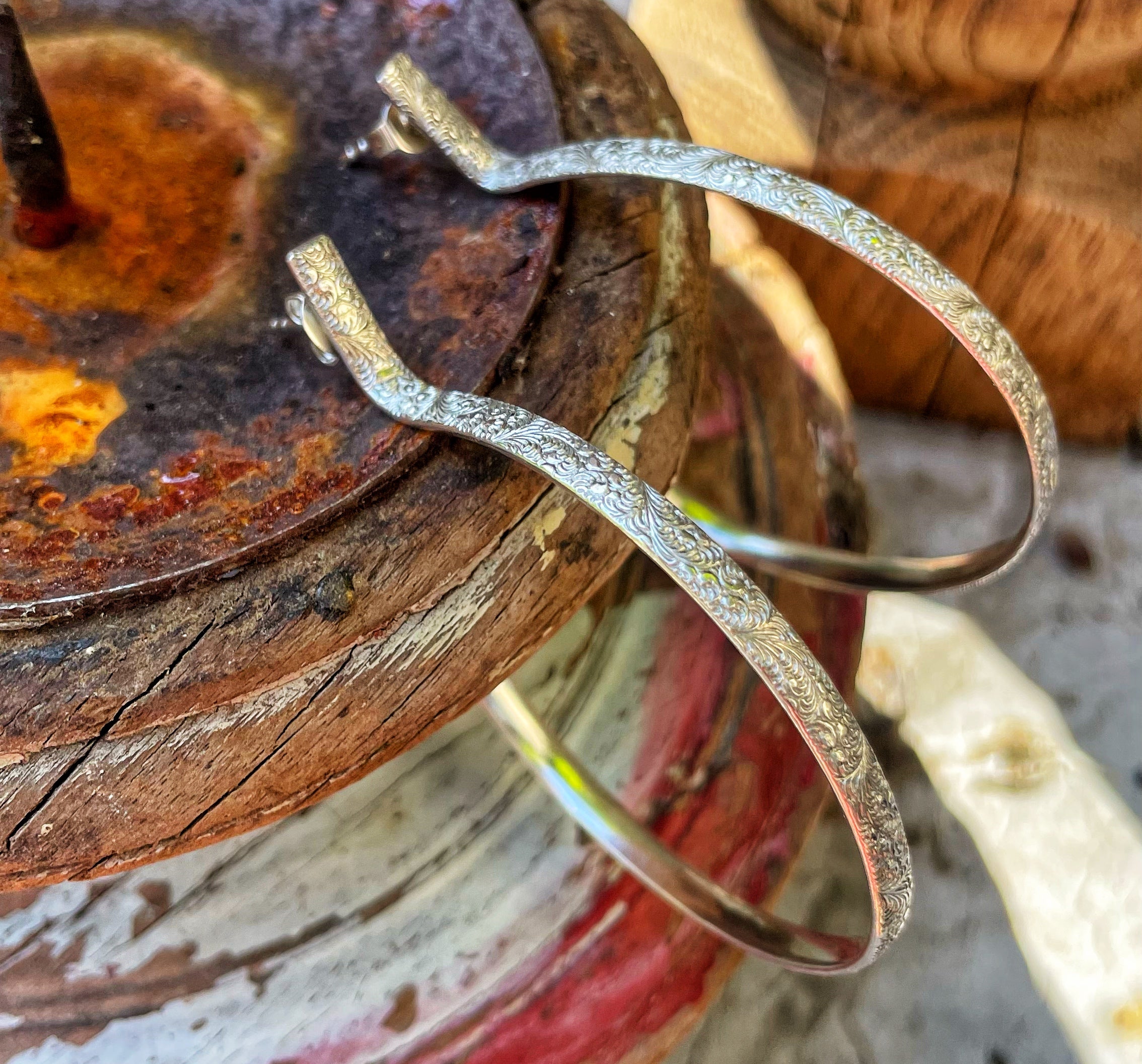 Textured hoops