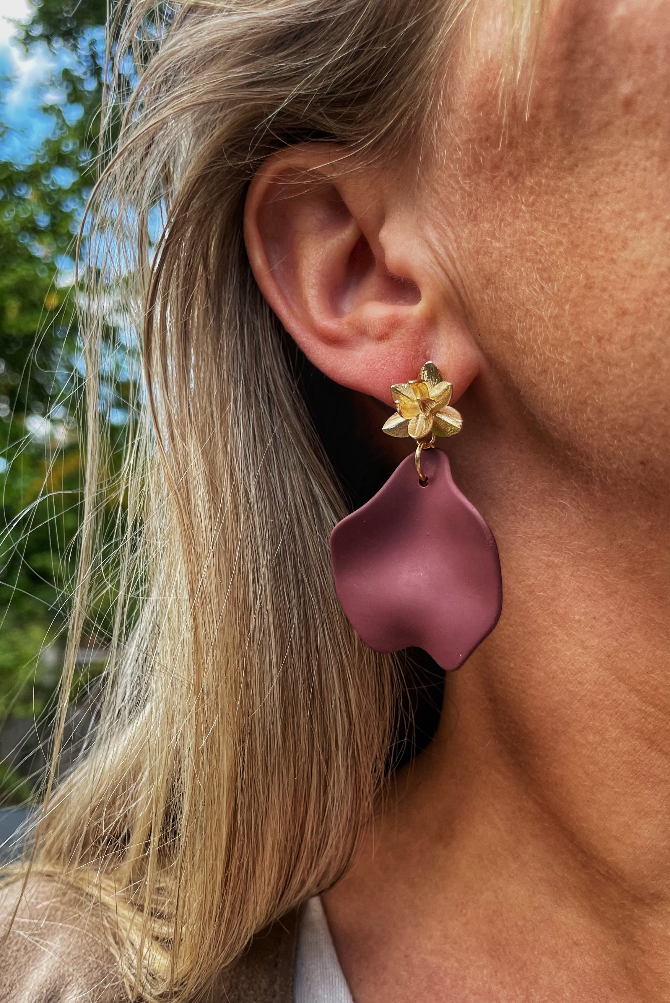 Burgundy Leafs