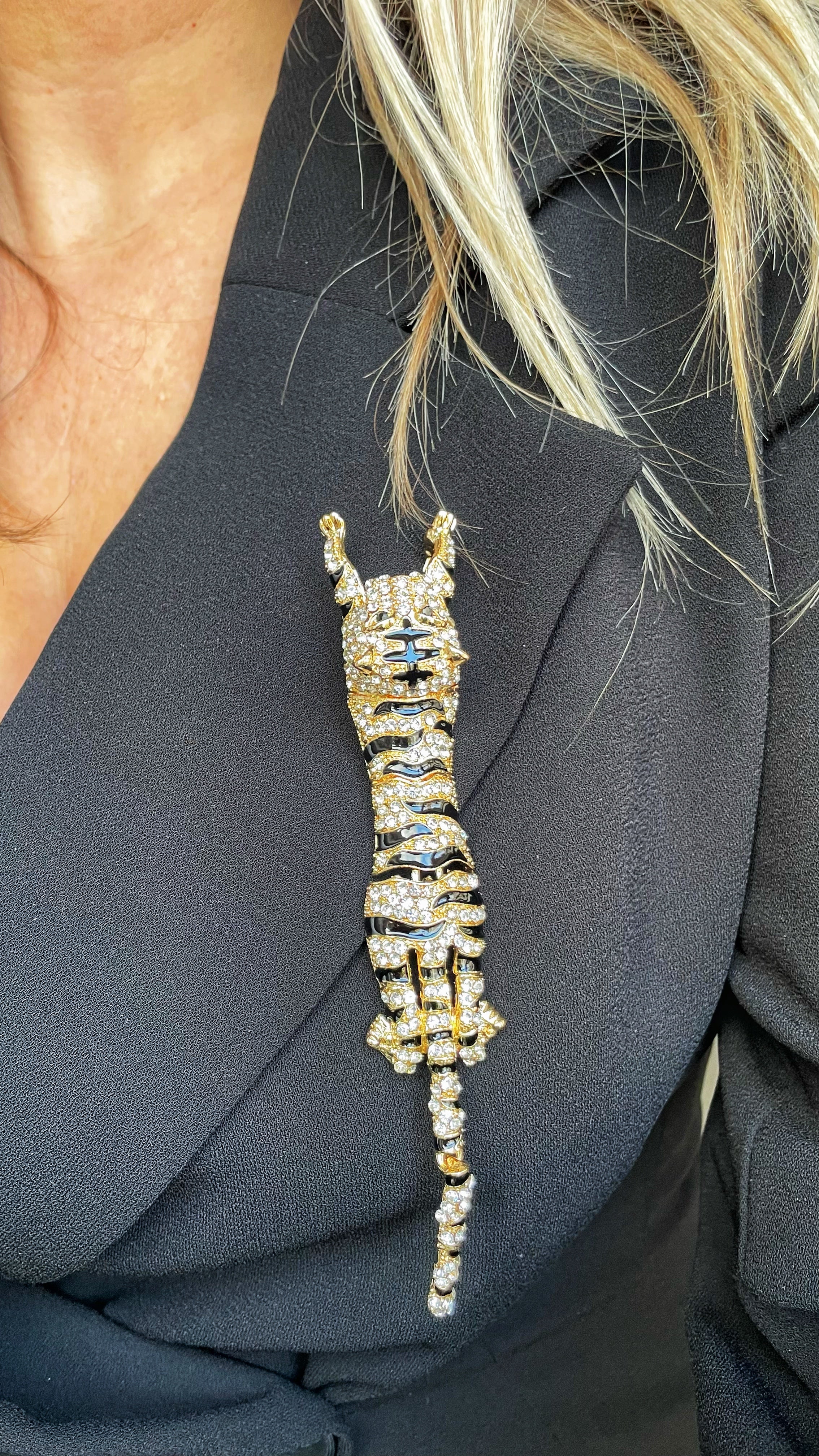 Tiger hanging broche