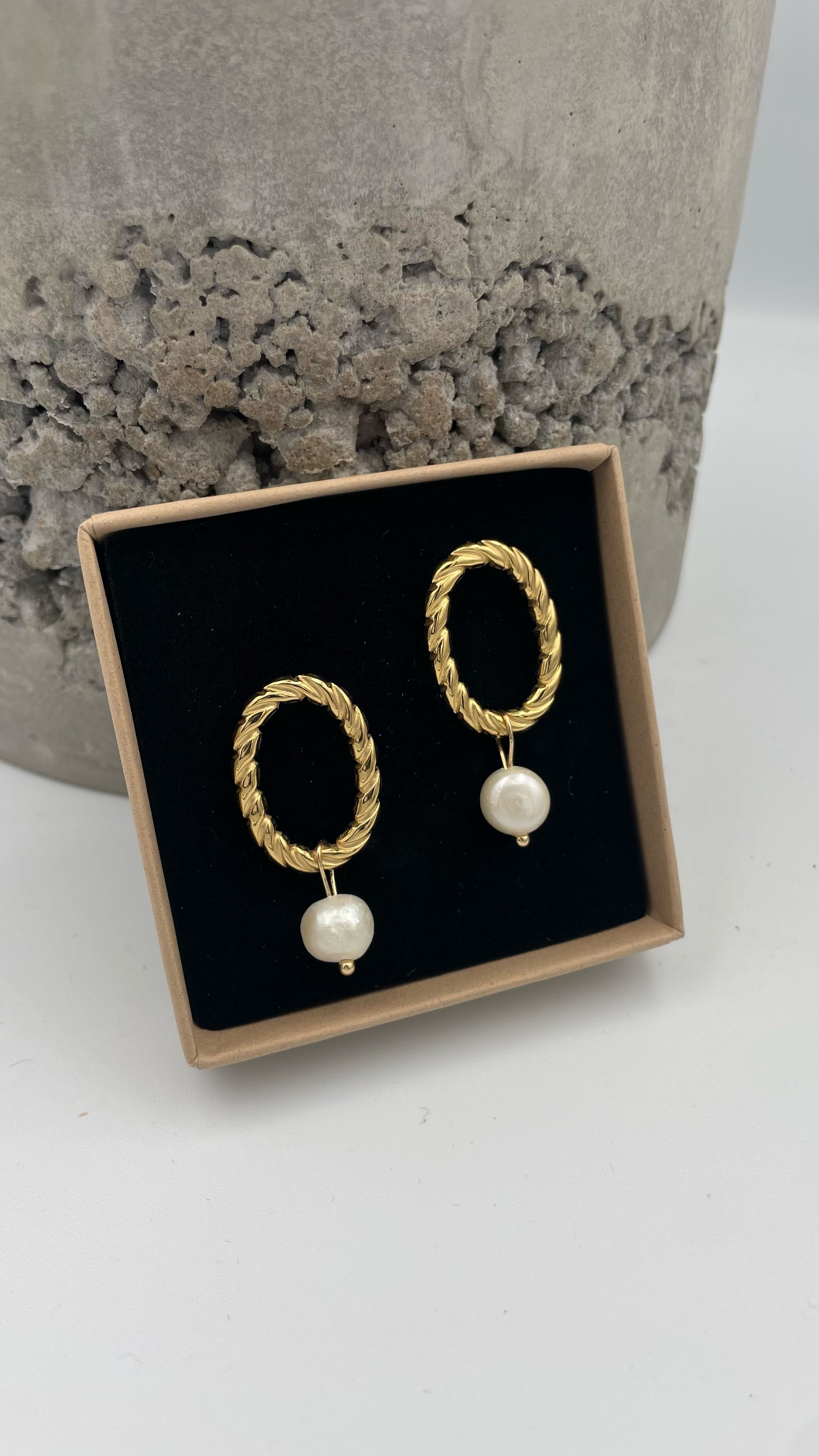 Classic pearls