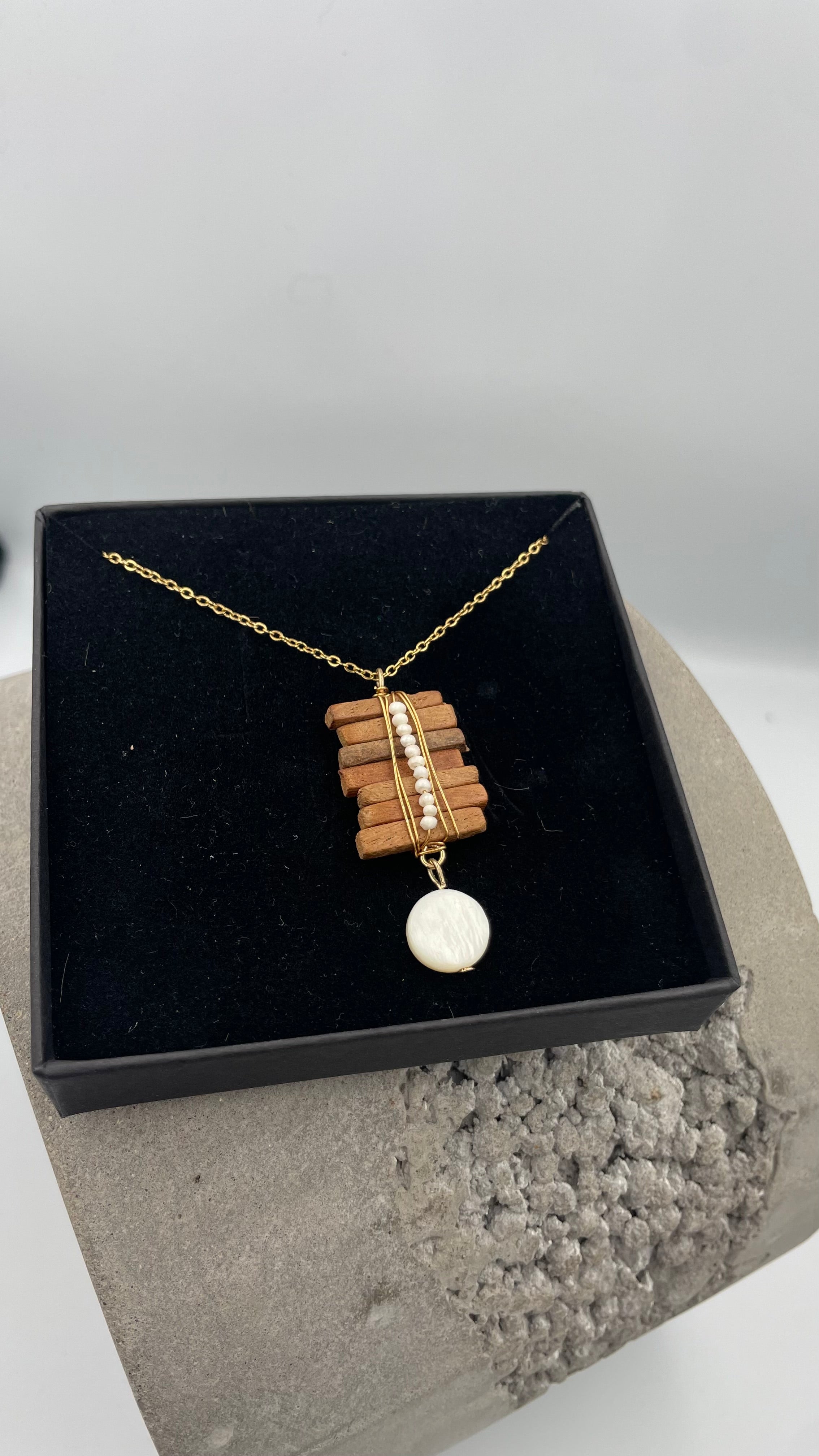 Wood & pearls