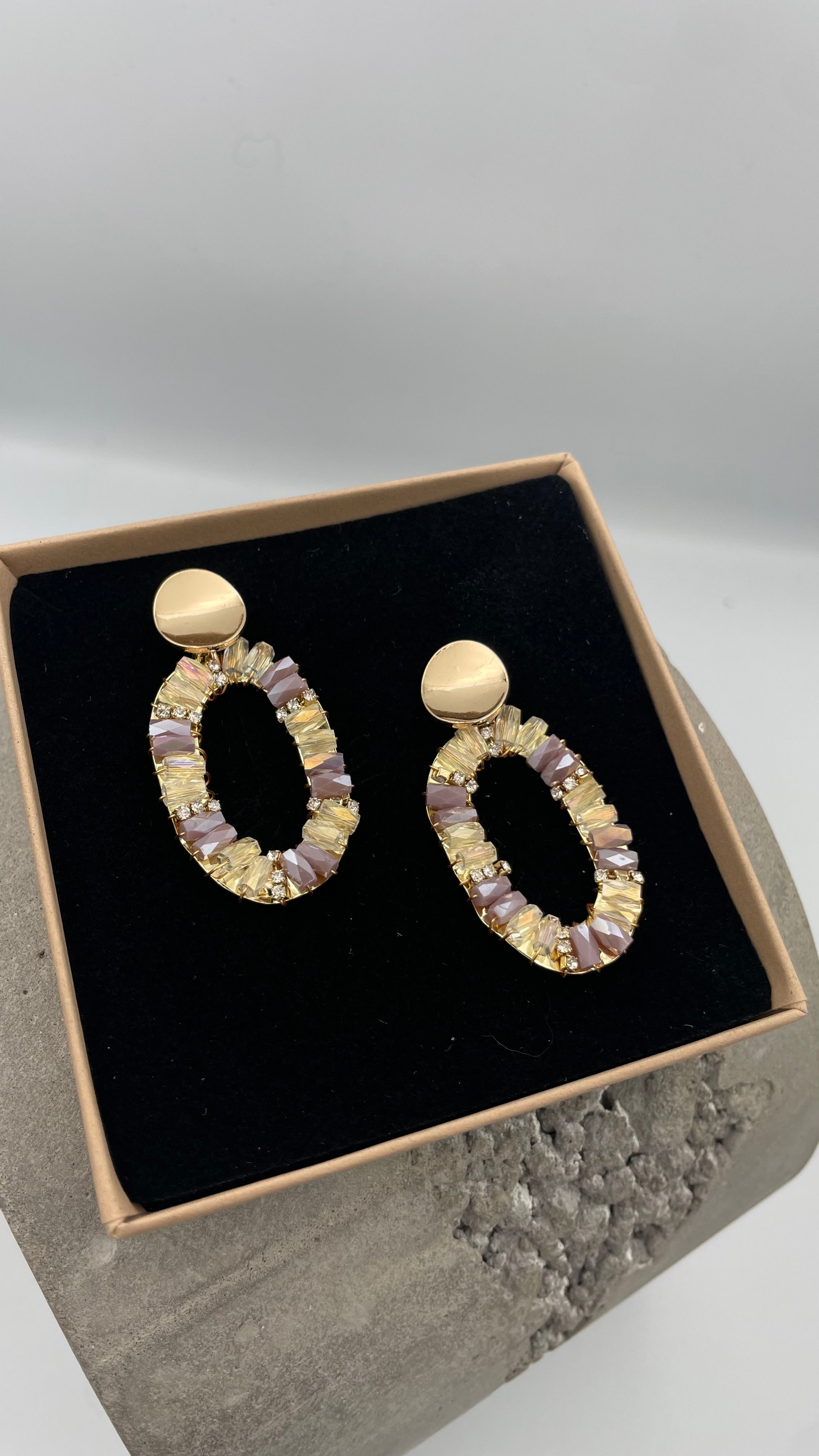 Lila and gold