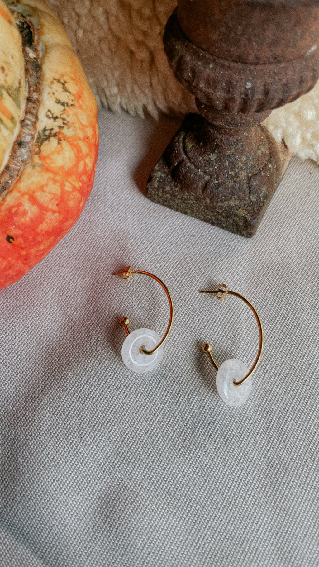 Nature stone white
