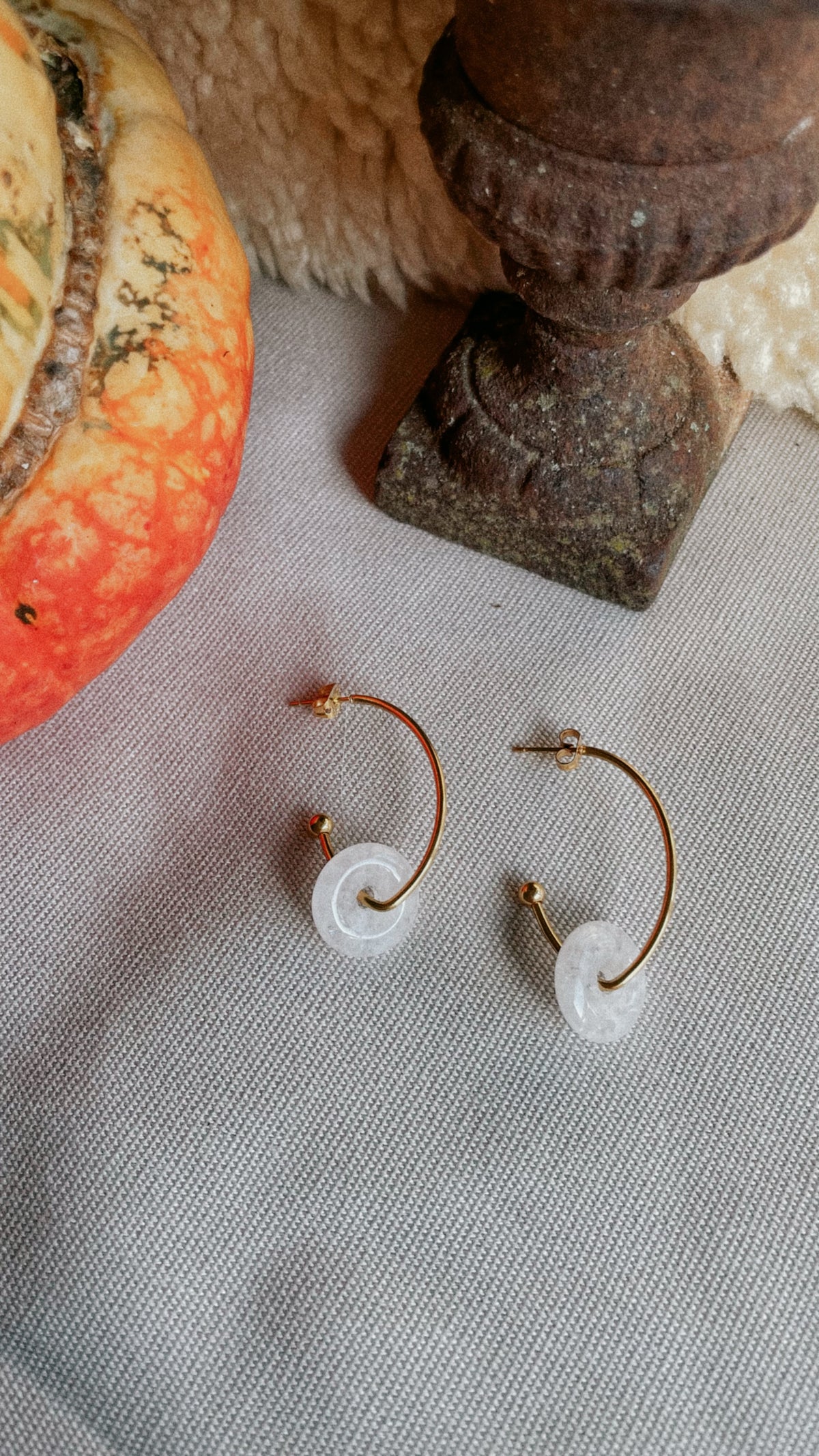 Nature stone white
