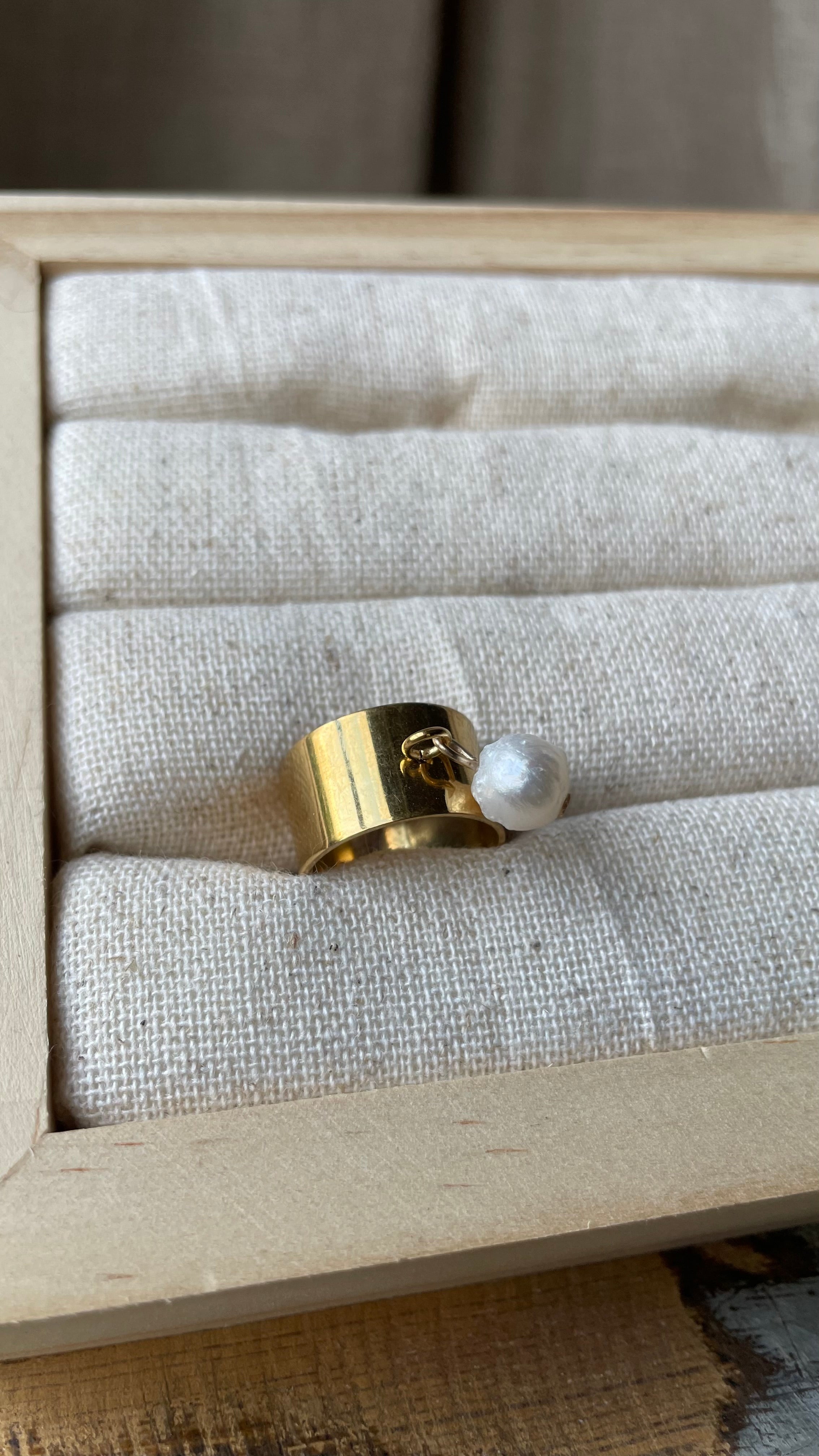 Sea pearl ring