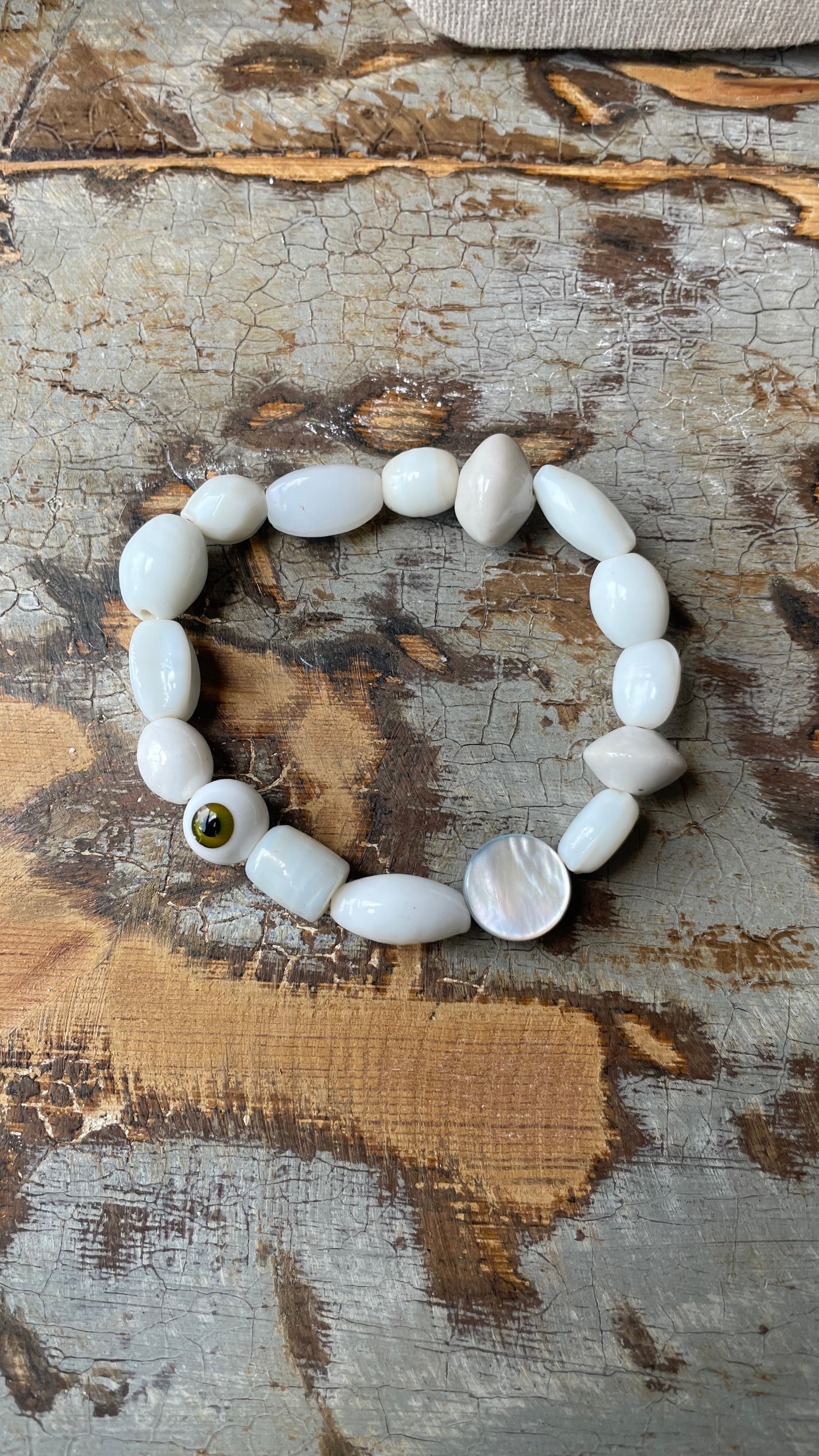 Sea bracelet white pearl eye