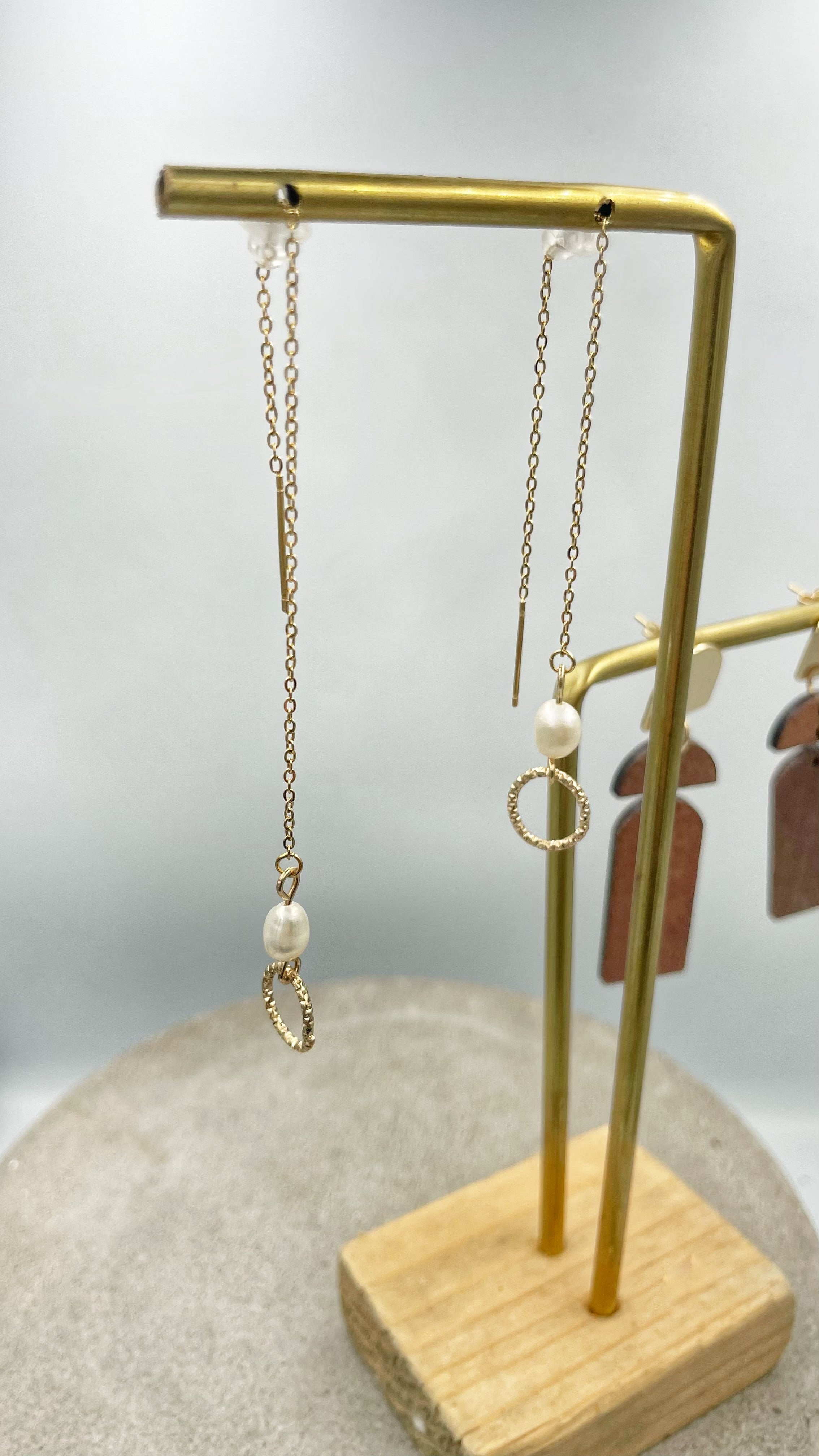 Pearl hangers